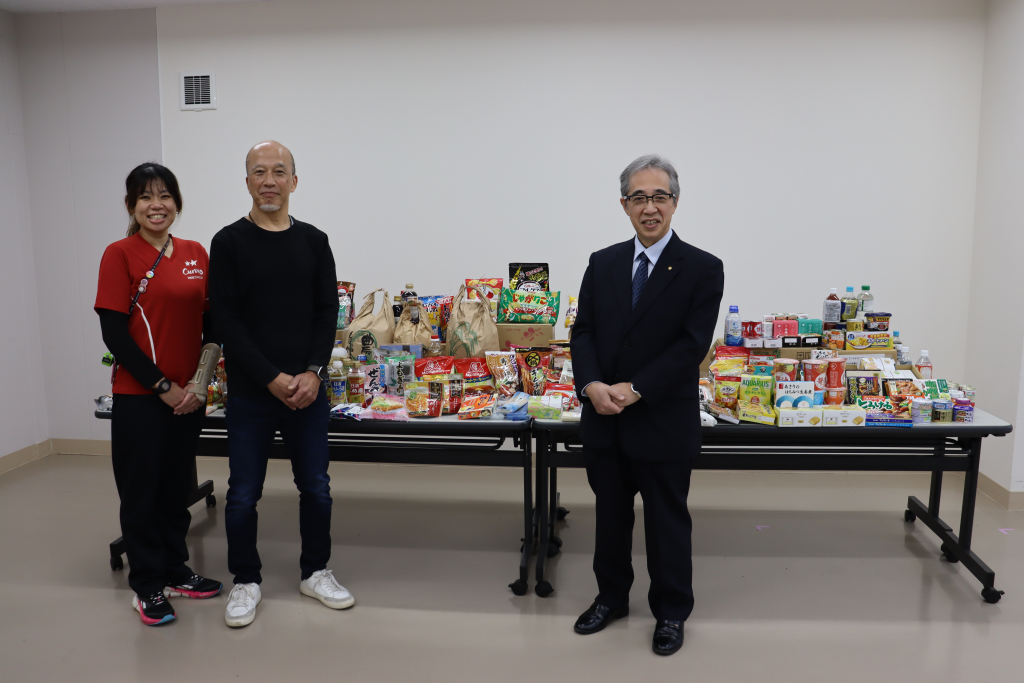 【食料寄付】㈱カーブスジャパン アピタ伊賀上野店様より113.7kgの食糧をいただきました